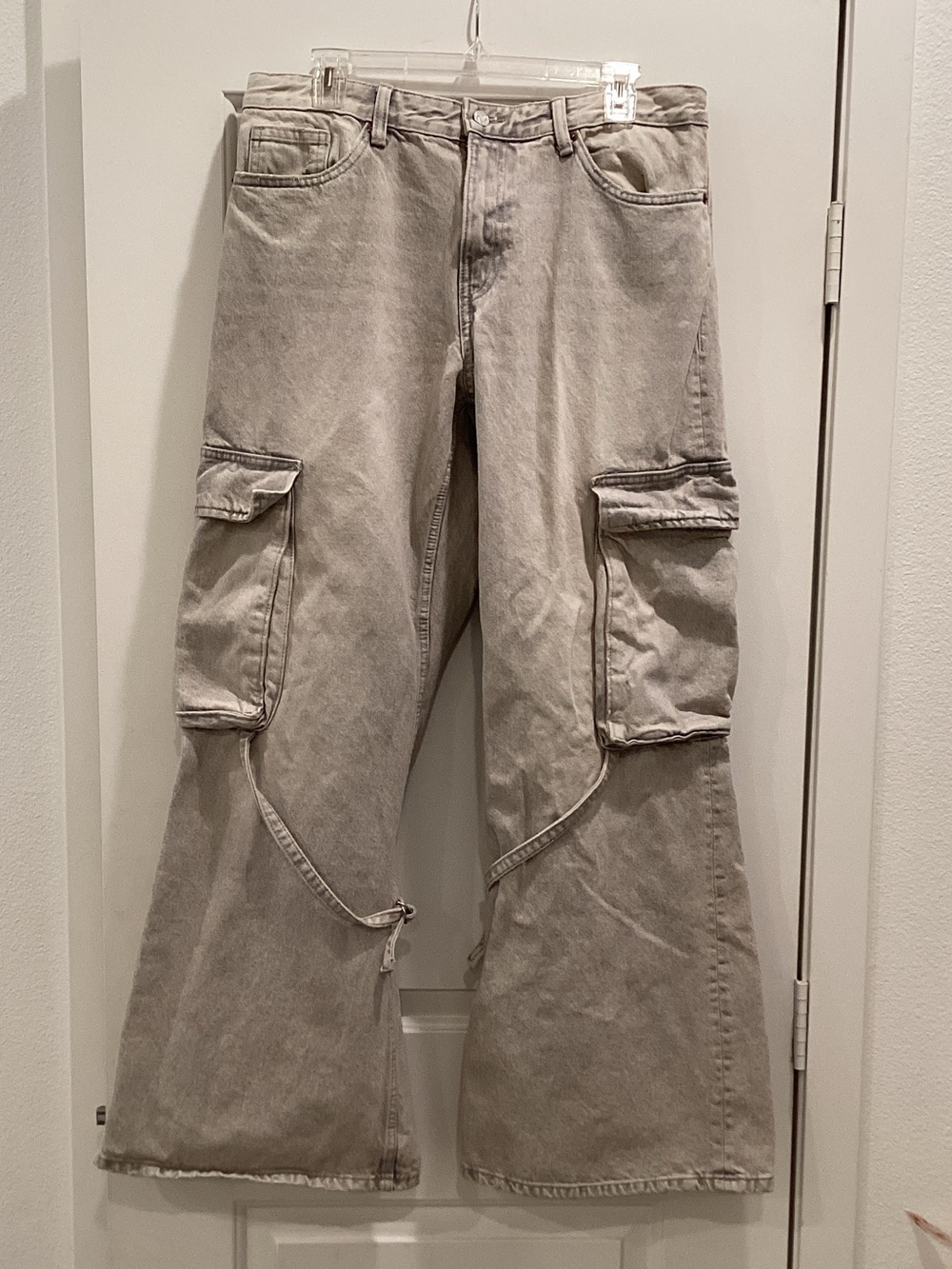 Zara Beige Gray Wide-Leg Cargo Jeans